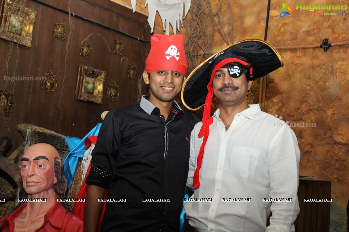 Stellar Ramesh Patel's Grand Birthday Bash 2015 at Pirate Brew, Hyderabad