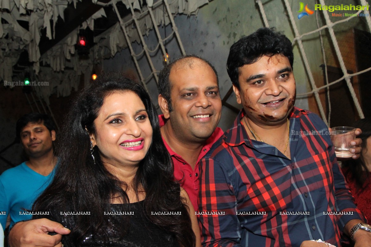 Stellar Ramesh Patel's Grand Birthday Bash 2015 at Pirate Brew, Hyderabad