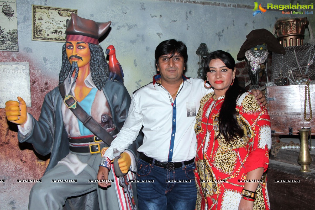 Stellar Ramesh Patel's Grand Birthday Bash 2015 at Pirate Brew, Hyderabad