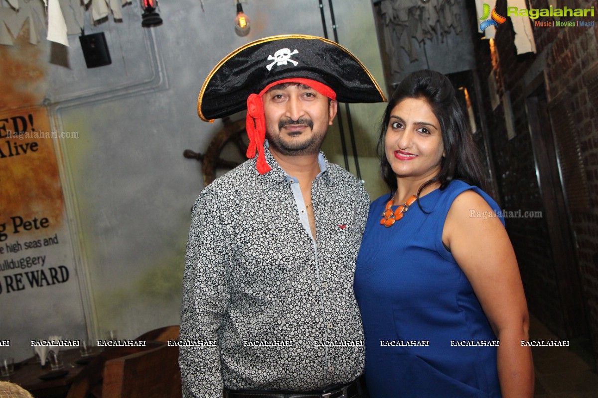 Stellar Ramesh Patel's Grand Birthday Bash 2015 at Pirate Brew, Hyderabad