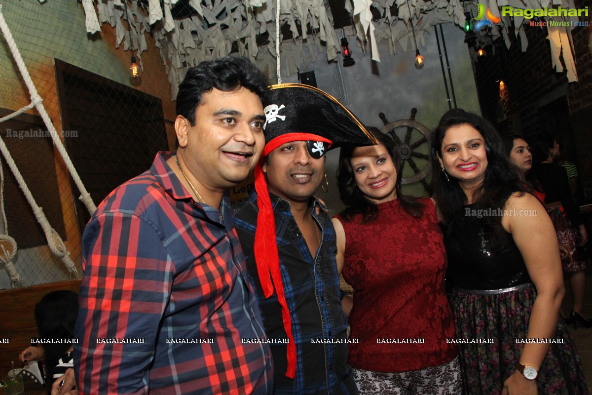 Stellar Ramesh Patel's Grand Birthday Bash 2015 at Pirate Brew, Hyderabad