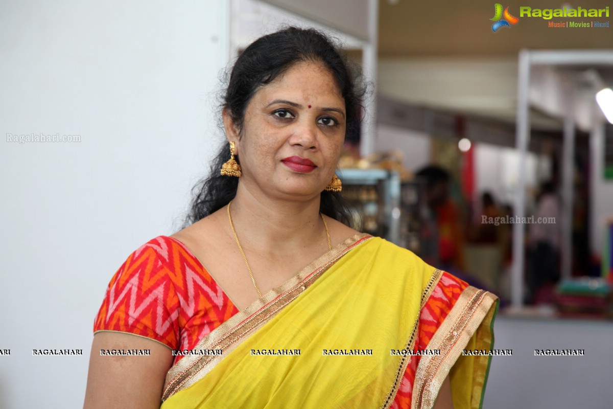 Jyotii Sethi launches Styles and Weaves Expo 2015 at Novotel, Vizag