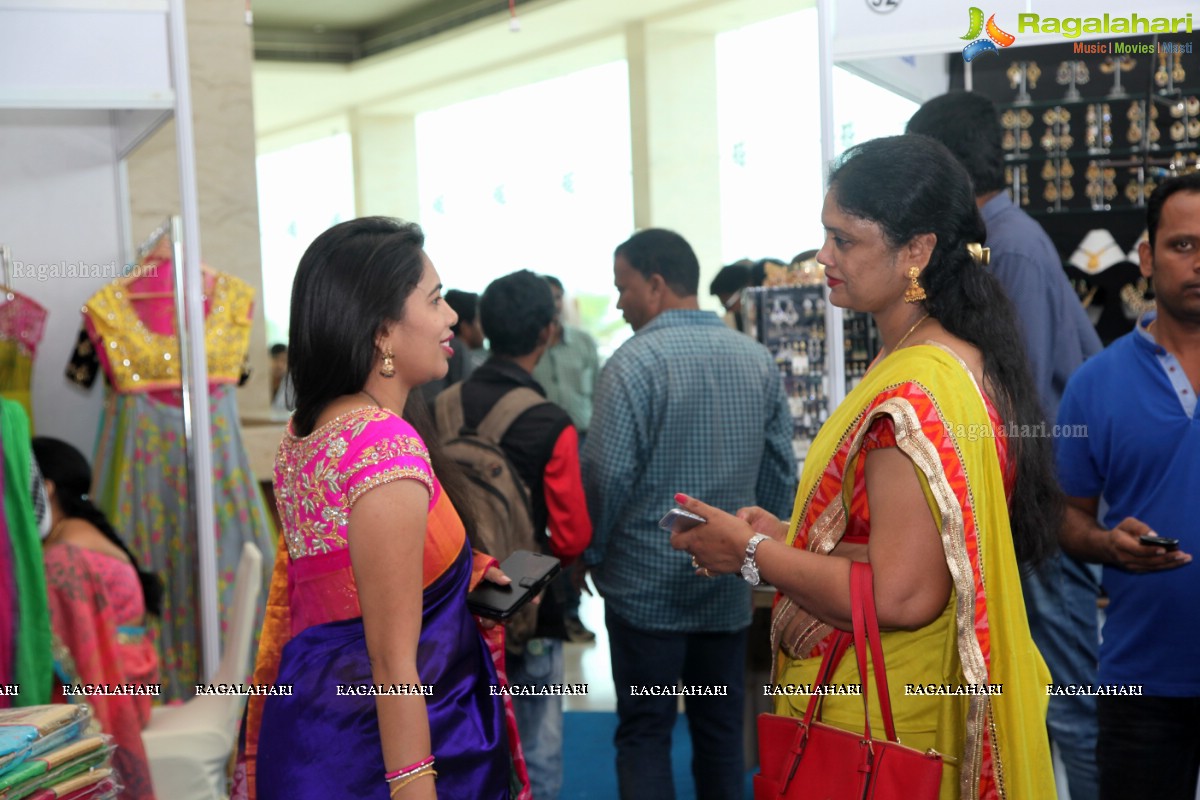 Jyotii Sethi launches Styles and Weaves Expo 2015 at Novotel, Vizag