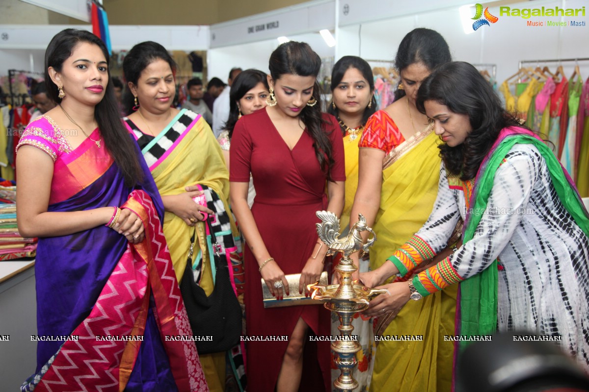 Jyotii Sethi launches Styles and Weaves Expo 2015 at Novotel, Vizag