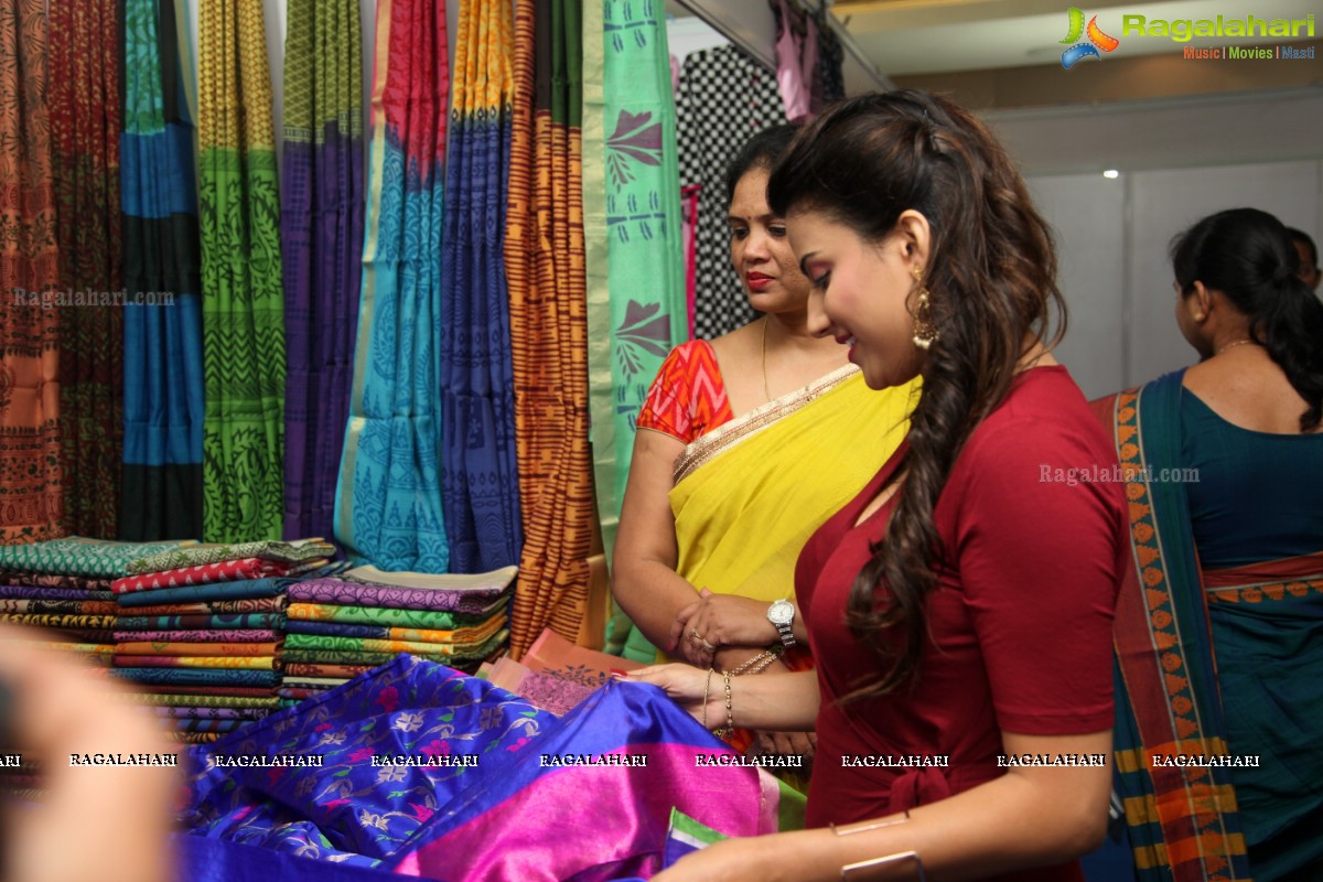 Jyotii Sethi launches Styles and Weaves Expo 2015 at Novotel, Vizag