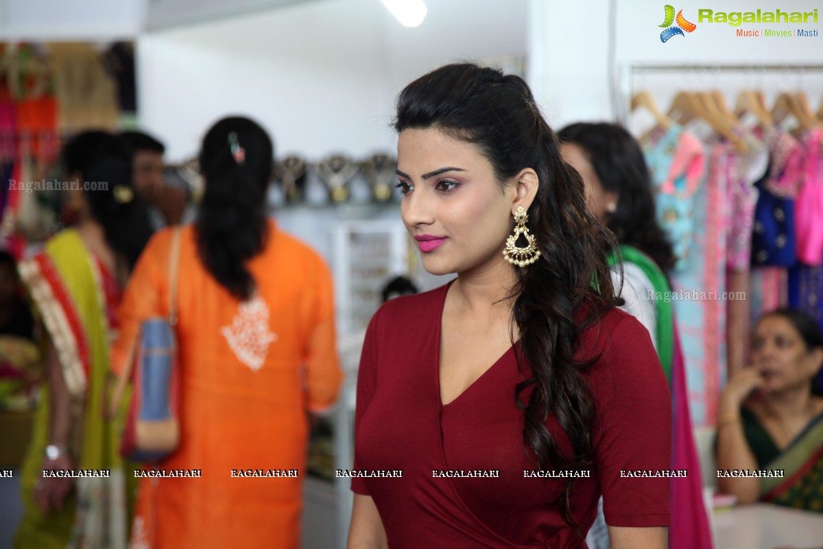 Jyotii Sethi launches Styles and Weaves Expo 2015 at Novotel, Vizag