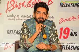 Aatadukundam Raa Press Meet