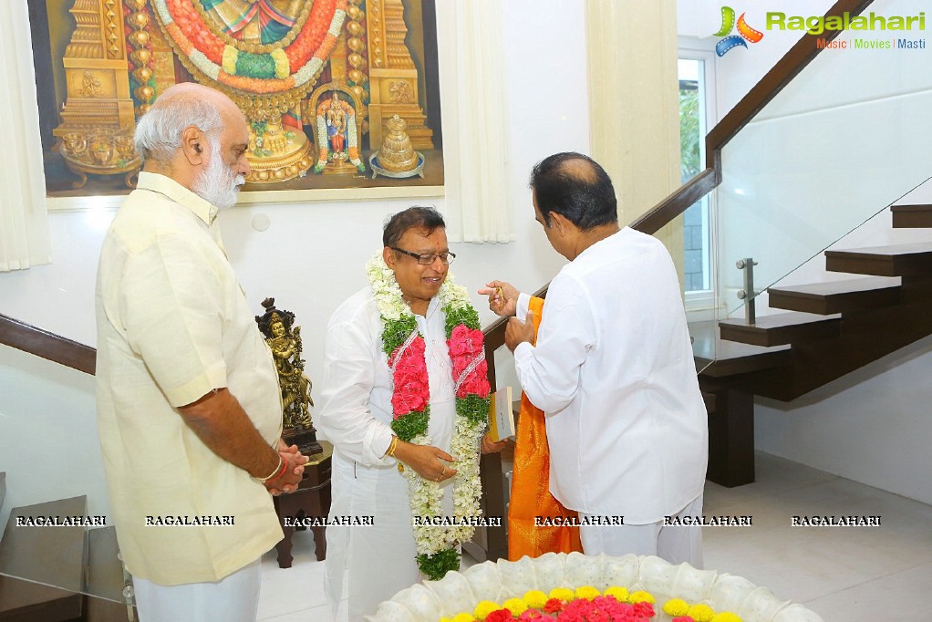 Brahmanandam Felicitates Artist BKS Varma