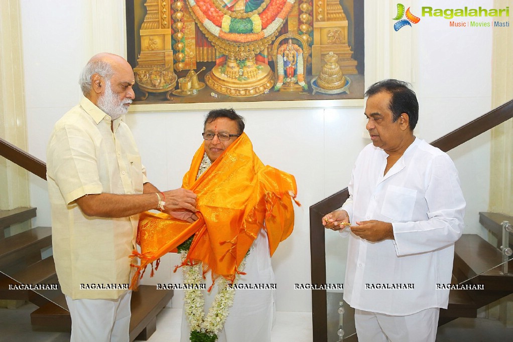 Brahmanandam Felicitates Artist BKS Varma