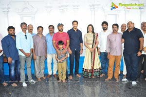 Gopichand-Catherine Tresa-Sampath Nandi Film Muhurat