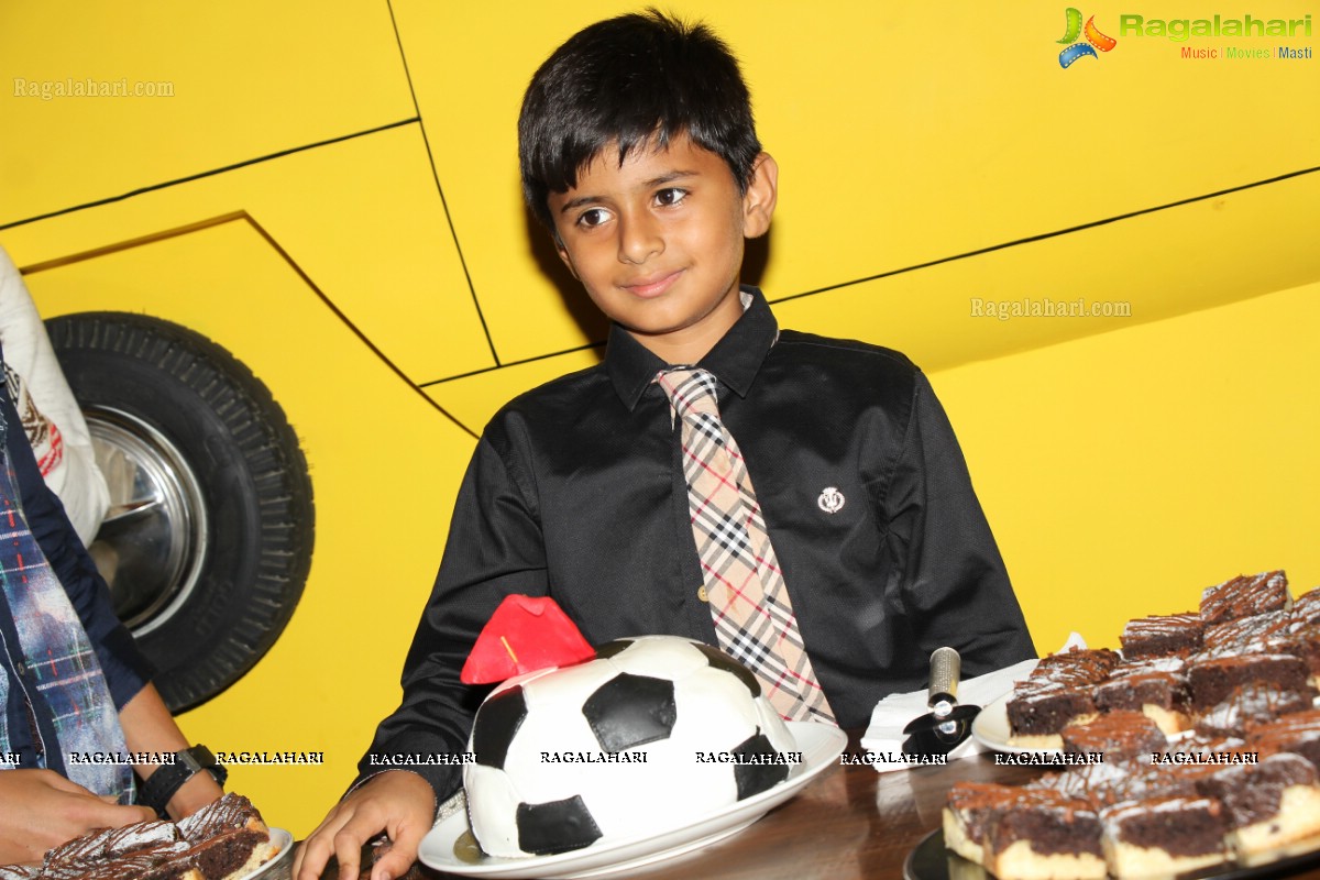 Alok Birthday Bash at Smaaash, Hyderabad