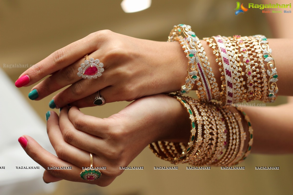 Dazzling Bangle Mela at Kirtilals