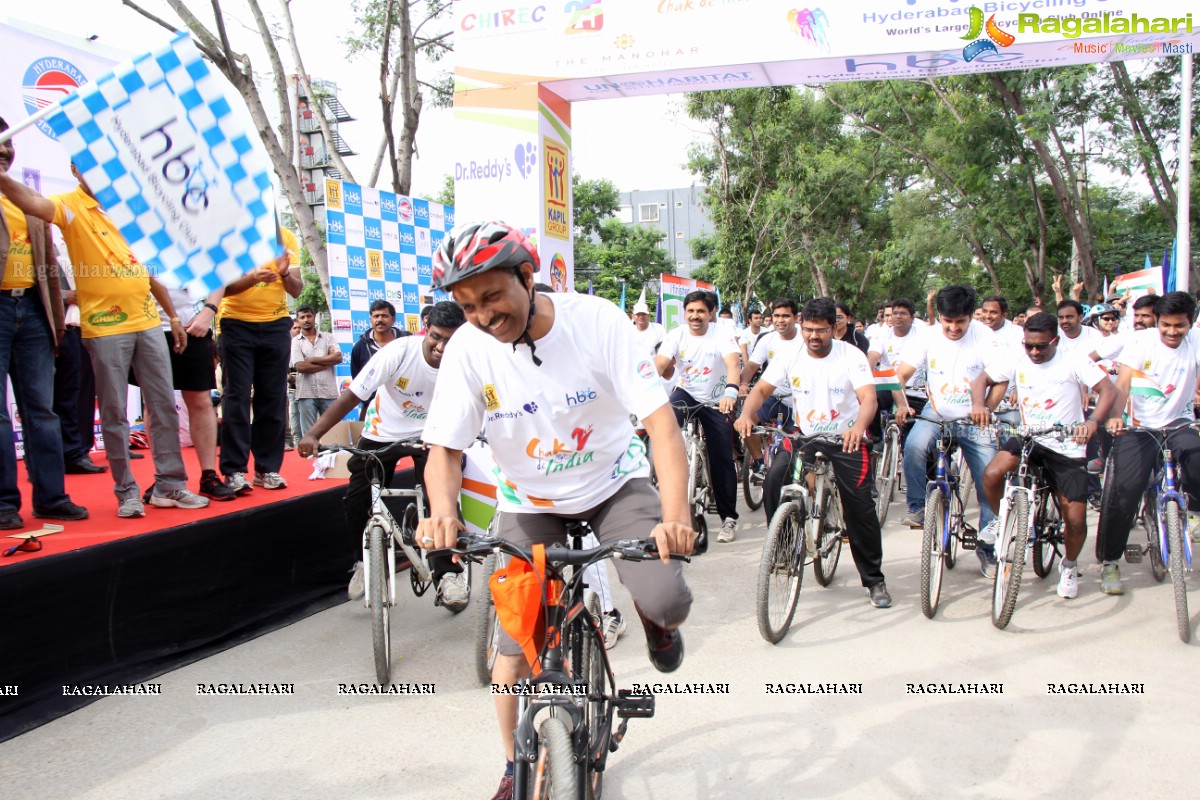 Hyderabad Bicycling Club's 'Chak De India Ride 2' Flags Off at Gachibowli Bike Station