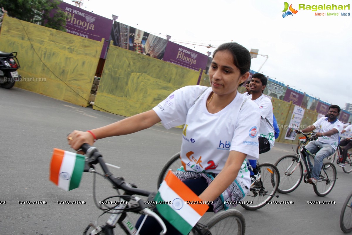 Hyderabad Bicycling Club's 'Chak De India Ride 2' Flags Off at Gachibowli Bike Station