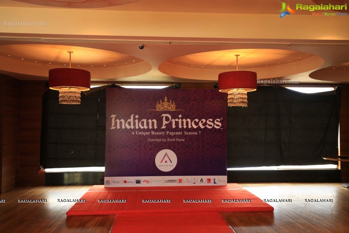 Indian Princess - A Unique Beauty Pageant Season 7 Bangalore Audition at Hotel Hyatt