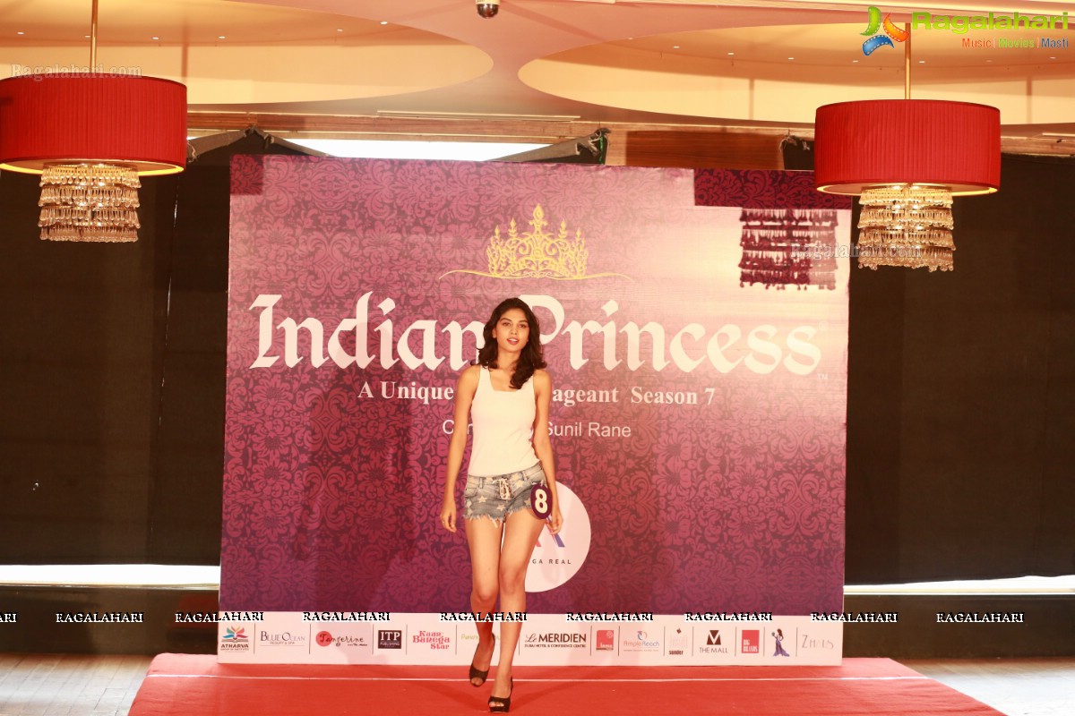 Indian Princess - A Unique Beauty Pageant Season 7 Bangalore Audition at Hotel Hyatt