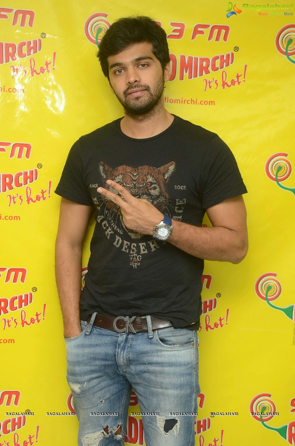 L7 Team at Radio Mirchi