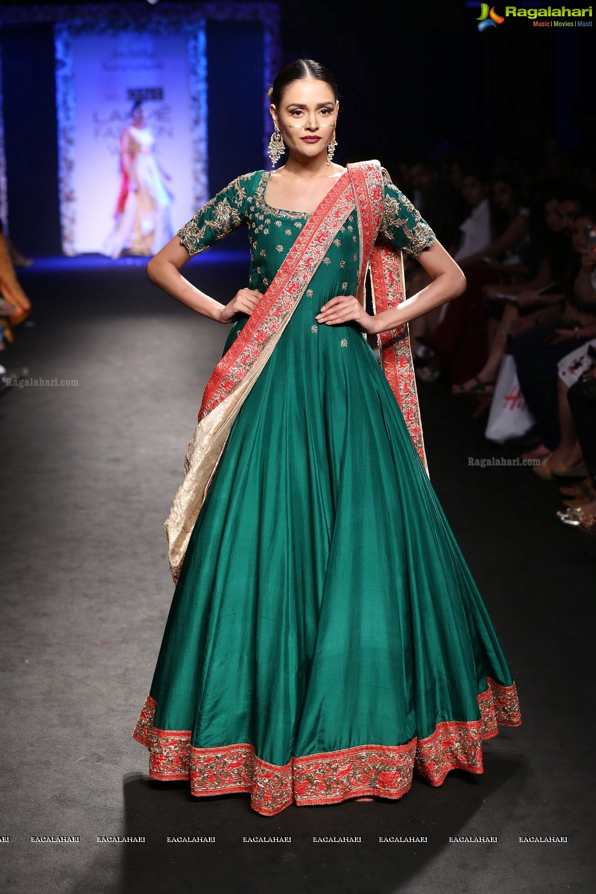 Actor Karisma Kapoor walks the ramp for Hyderabad's Designer Architha Narayanam at the Lakme Fashion Extravaganza