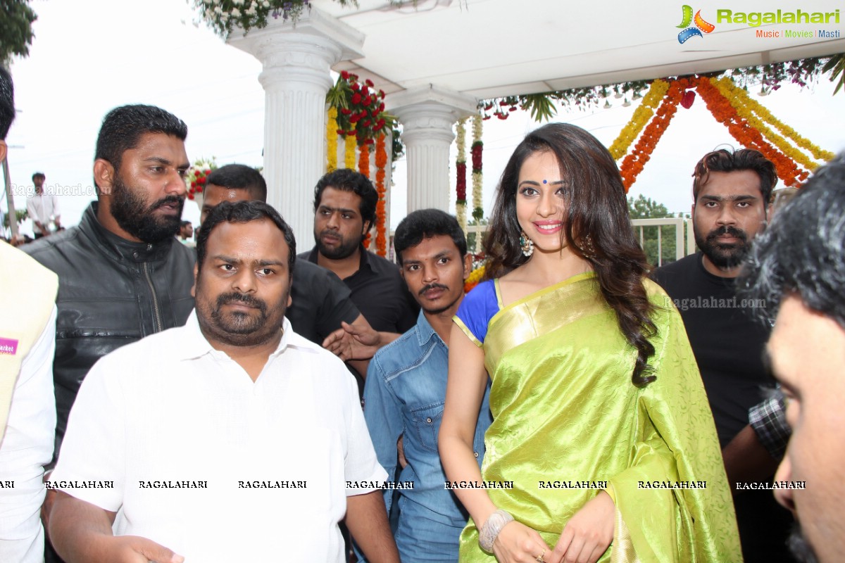 Rakul Preet Singh launches LPT Market in Hyderabad