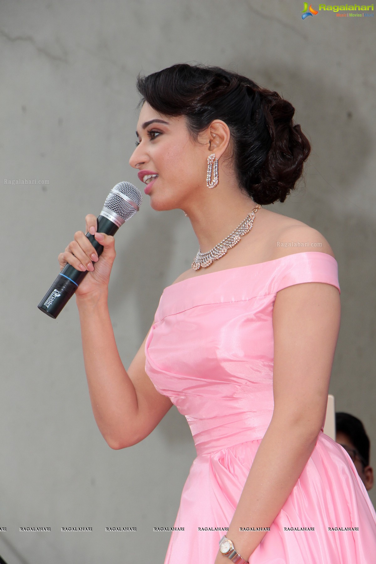 Tamannaah inaugurates Malabar Gold n Diamonds Chanda Nagar Showroom