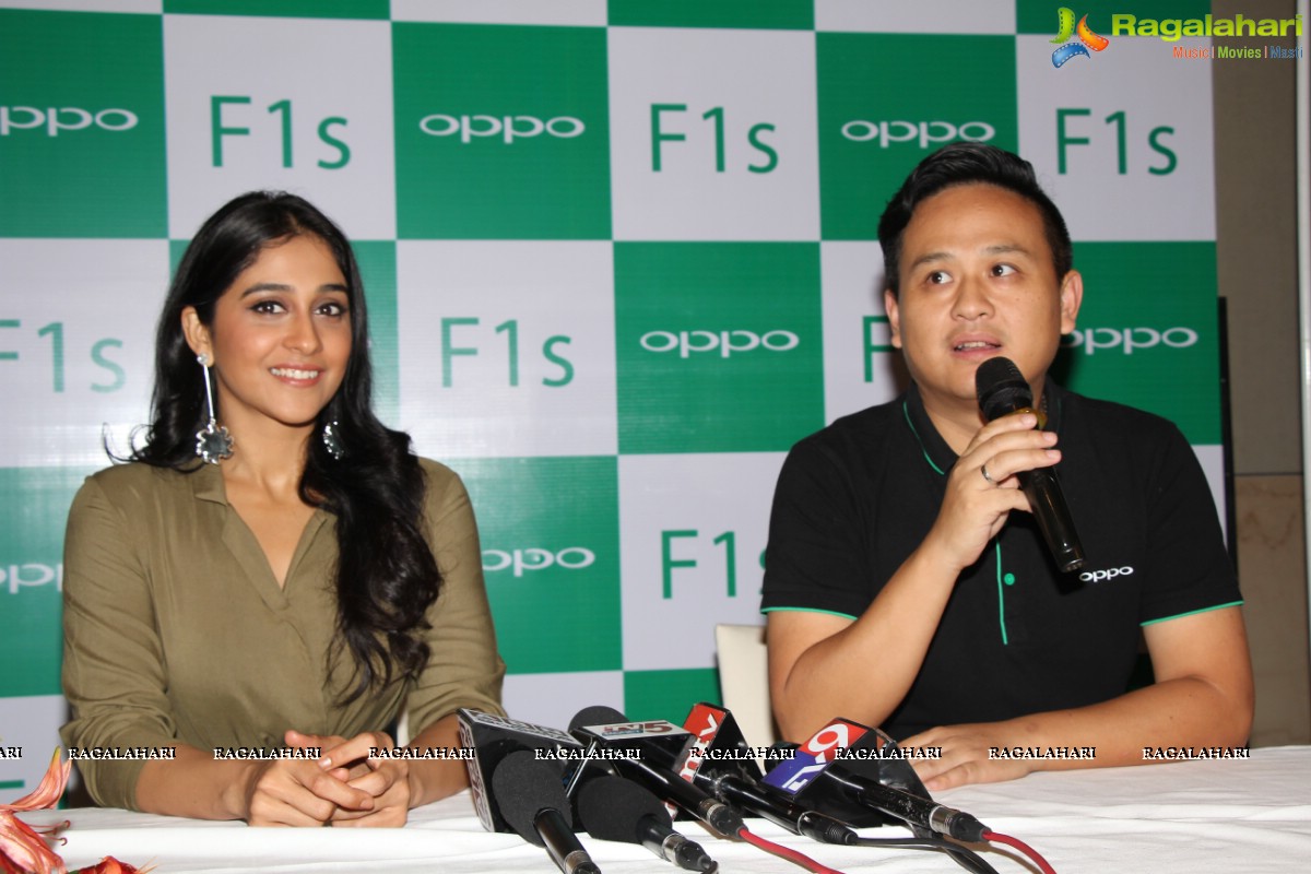 Regina Cassandra launches Oppo F1s in Hyderabad