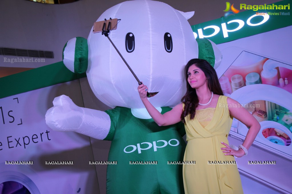 Surbhi launches Oppo F1s in Hyderabad