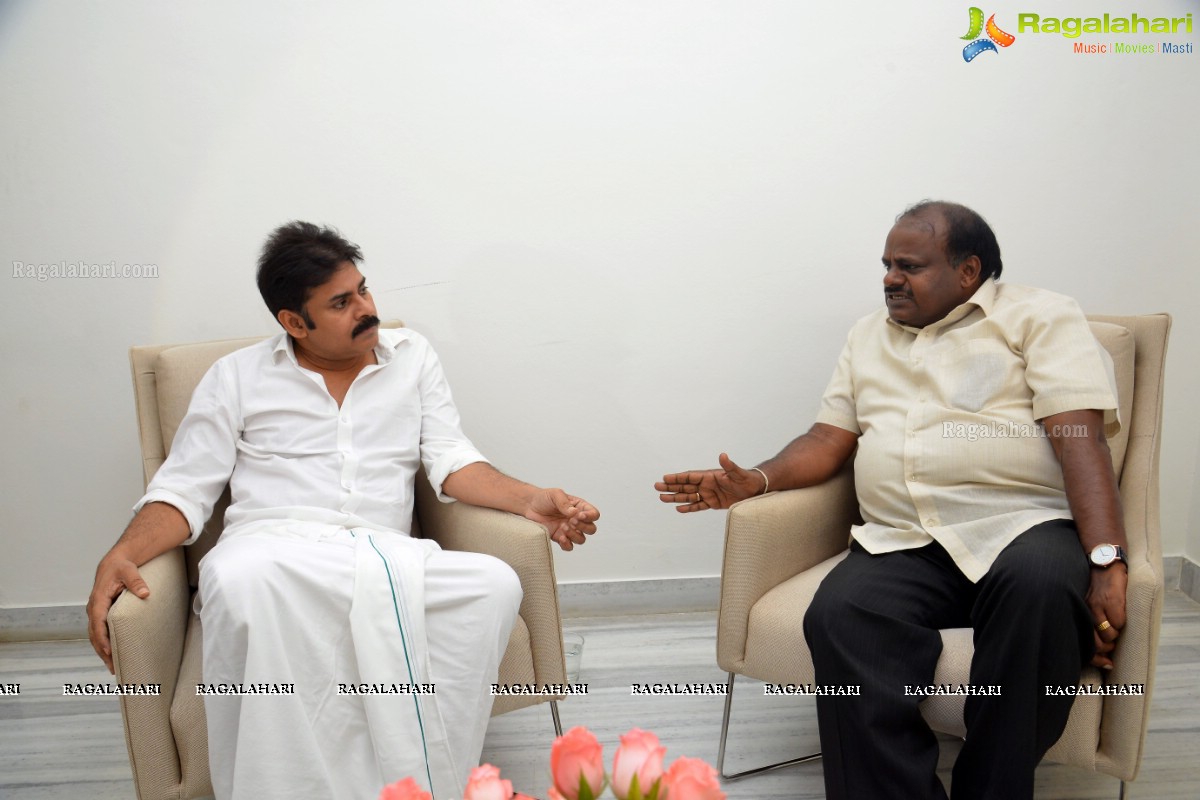 Pawan Kalyan with Karnataka Ex. CM. H. D. Kumaraswamy