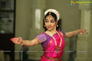 Bharatnatyam Raisa Luther