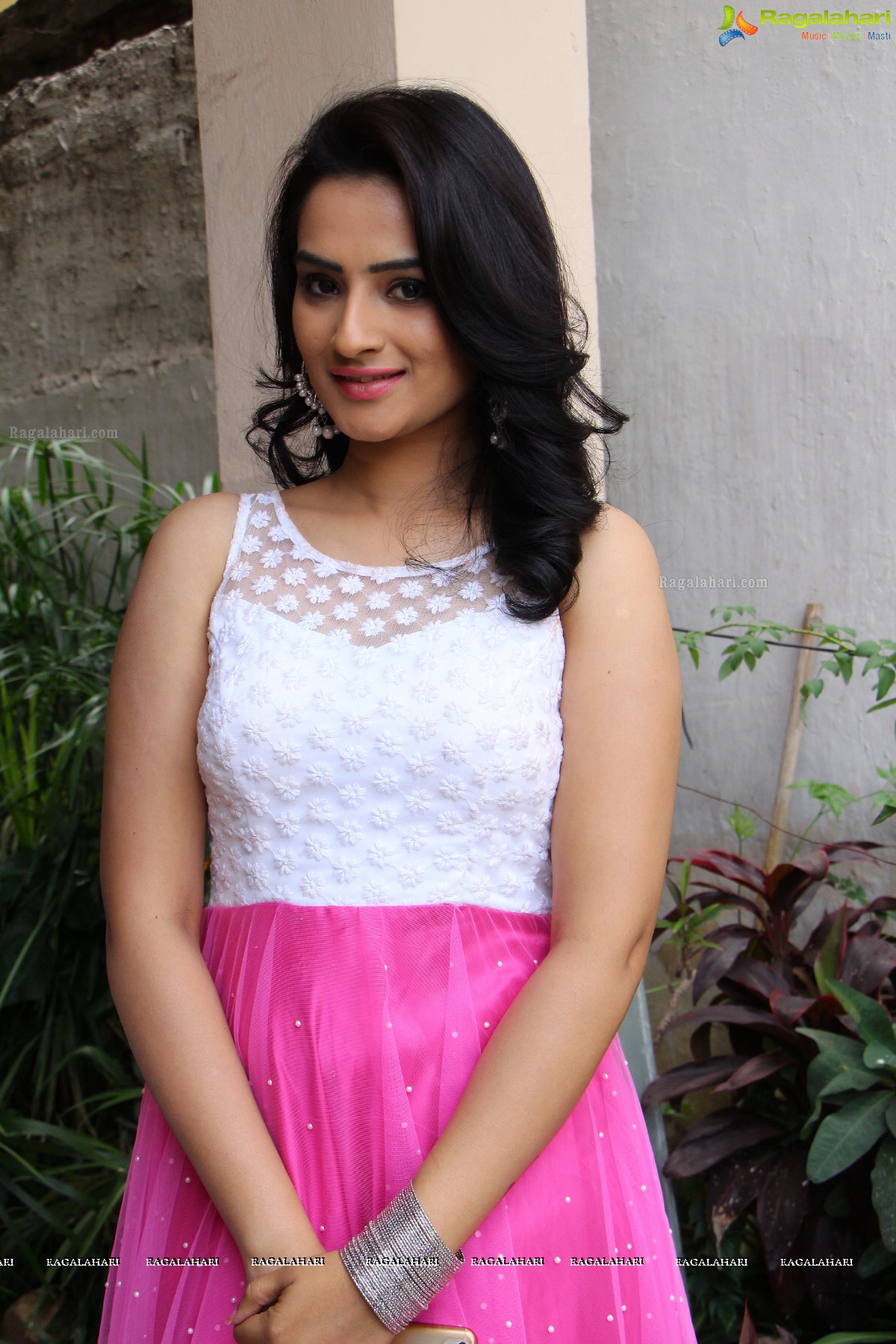 Actress Poorna Launches SR fashion Studio at Banjara Hills, Hyderabad