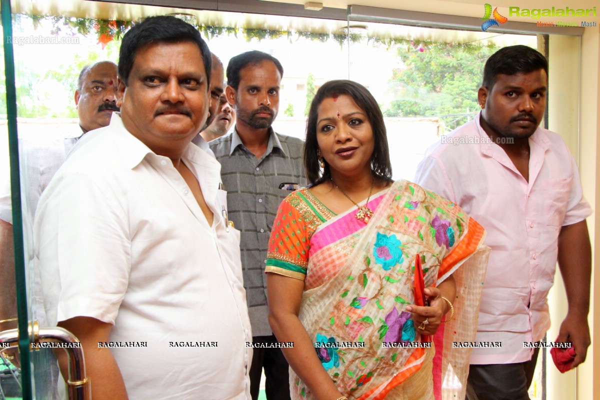 Actress Poorna Launches SR fashion Studio at Banjara Hills, Hyderabad