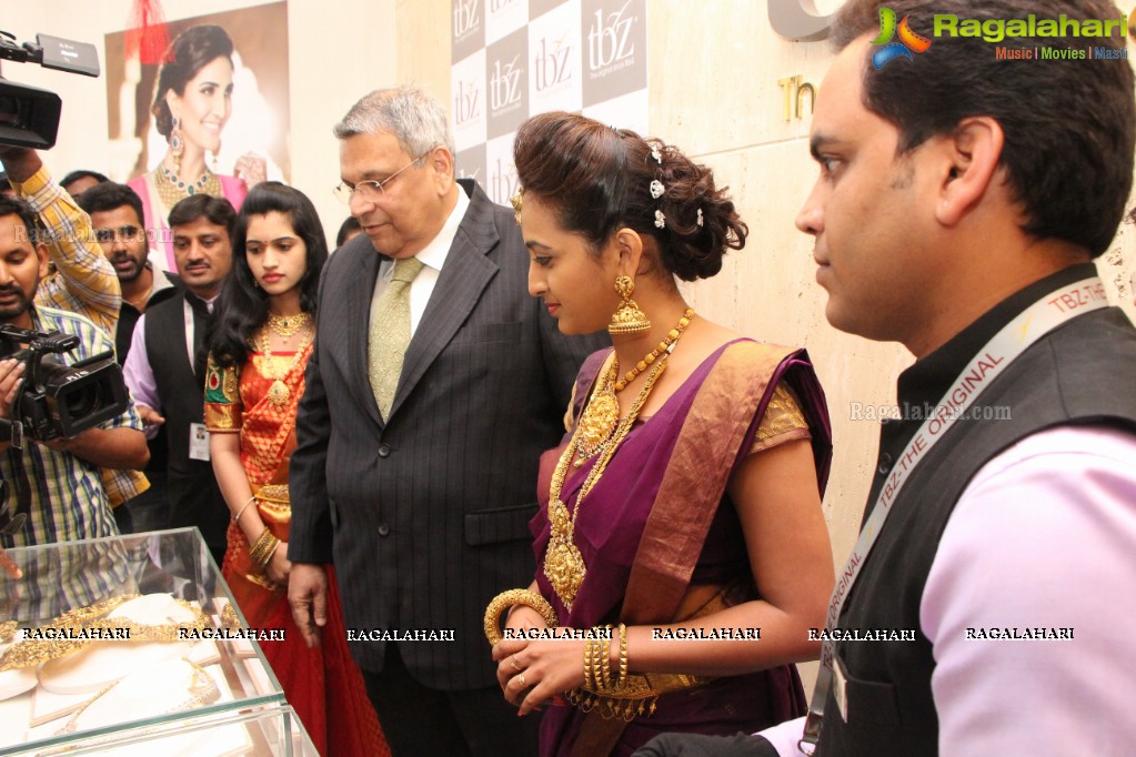 Lasya launches TBZ's Devan Collection - The New Range of Temple Jewellery at TBZ Showroom, Hyderabad