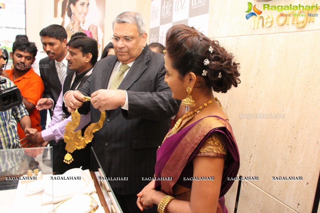 Lasya launches TBZ's Devan Collection - The New Range of Temple Jewellery at TBZ Showroom, Hyderabad