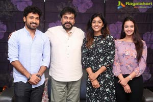 Chiranjeevi buys Darsakudu Movie Ticket