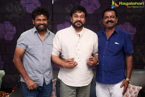 Chiranjeevi buys Darsakudu Movie Ticket