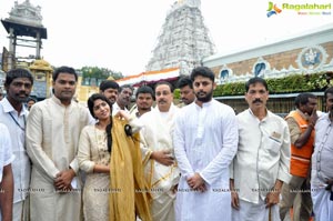 Lie team visits Tirumala