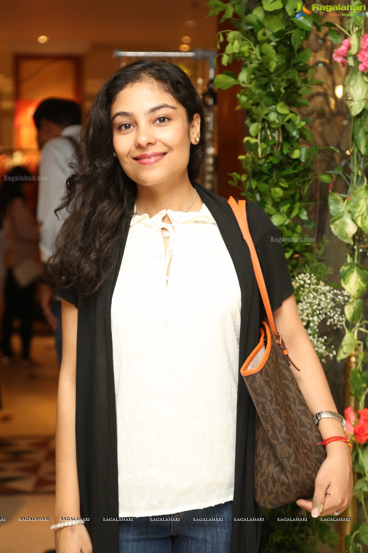 Araaish, A Fundraiser exhibition for Save The Children India foundation
