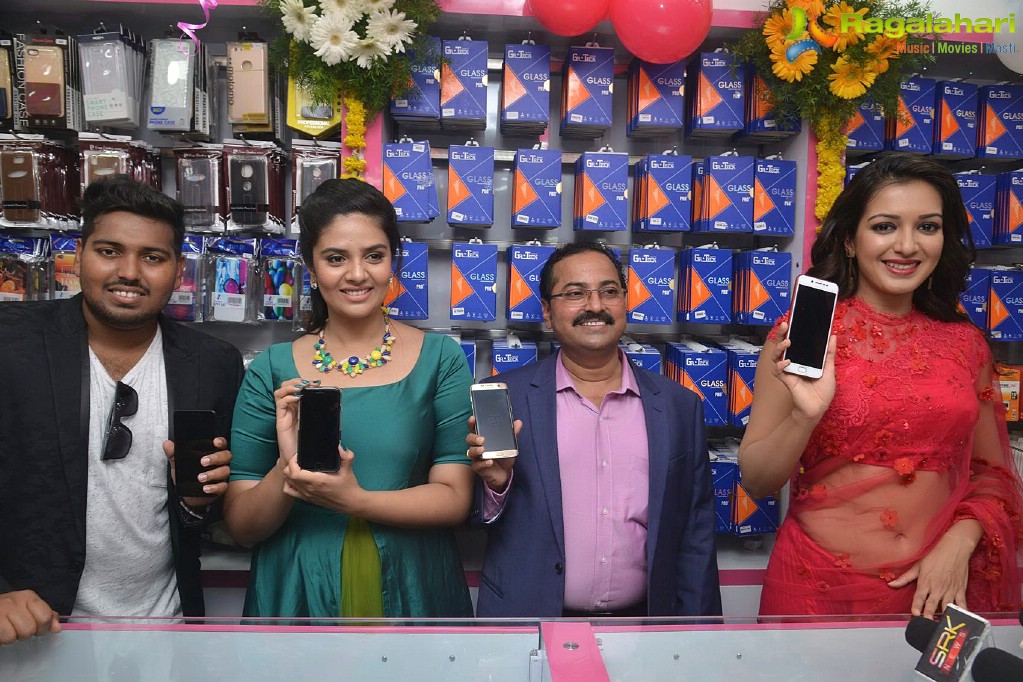 Catherine Tresa and Sree Mukhi launches B New Mobile Store at Guntur