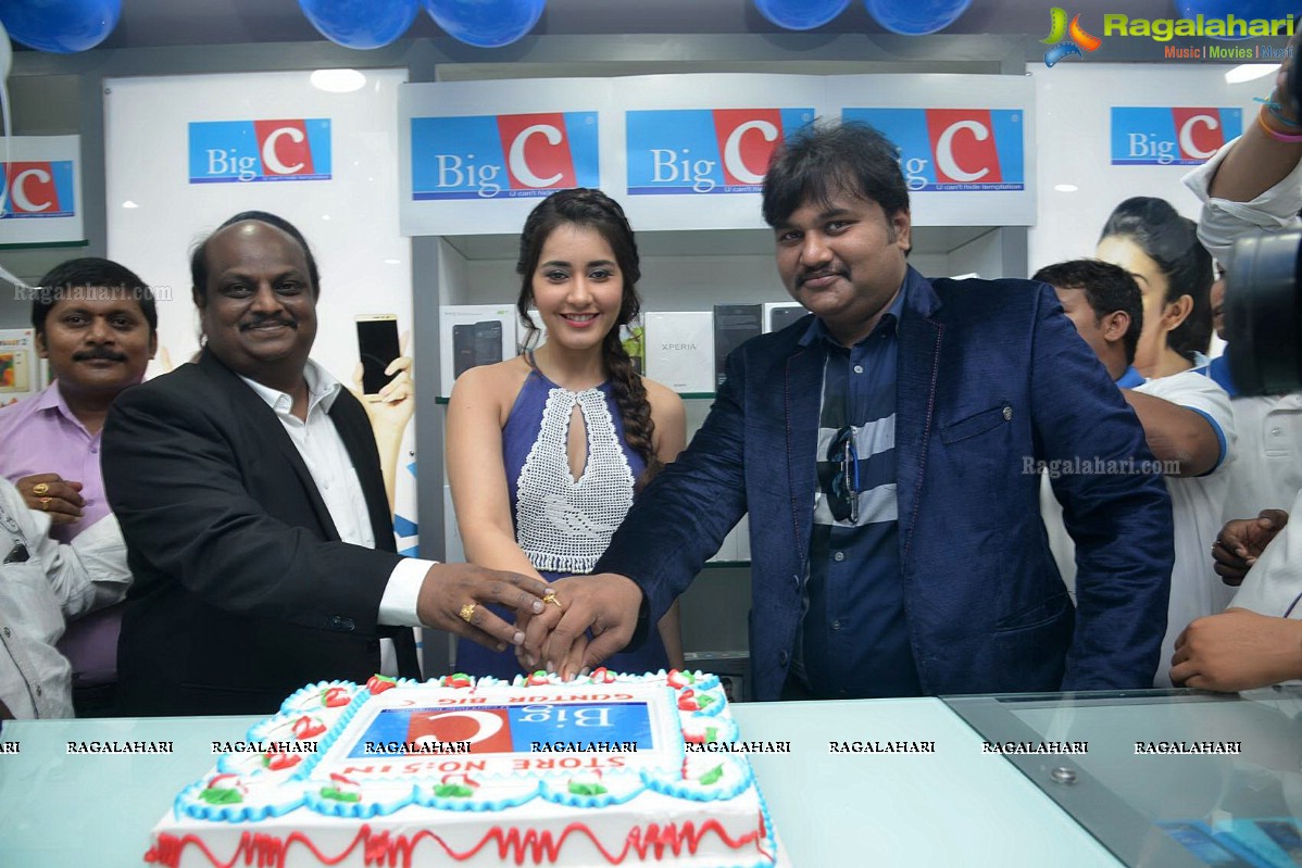 Raashi Khanna inagurates Big C Mobile Store in Guntur