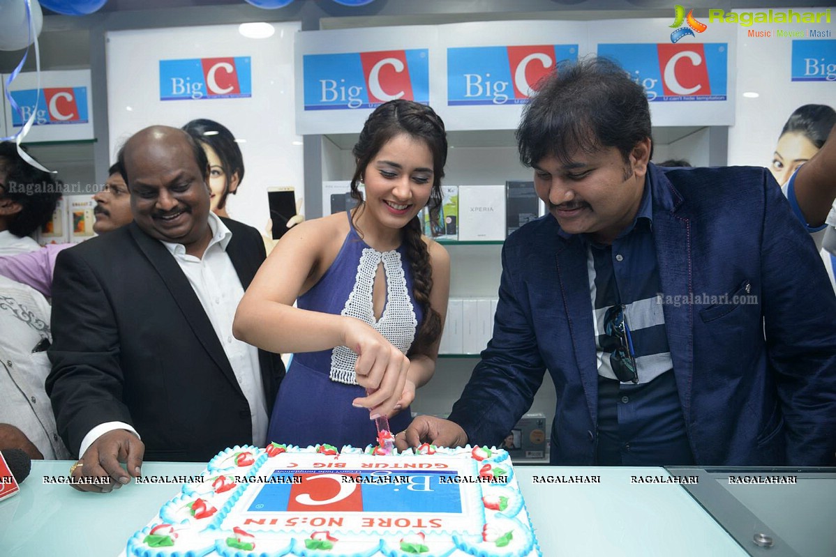 Raashi Khanna inagurates Big C Mobile Store in Guntur