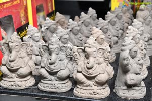 Celebrity Secrets to Distibute Eco-Friendly Ganesh Idols