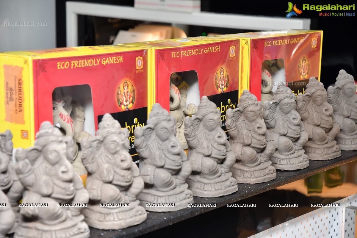 Celebrity Secrets to Distibute Eco-Friendly Ganesh Idols