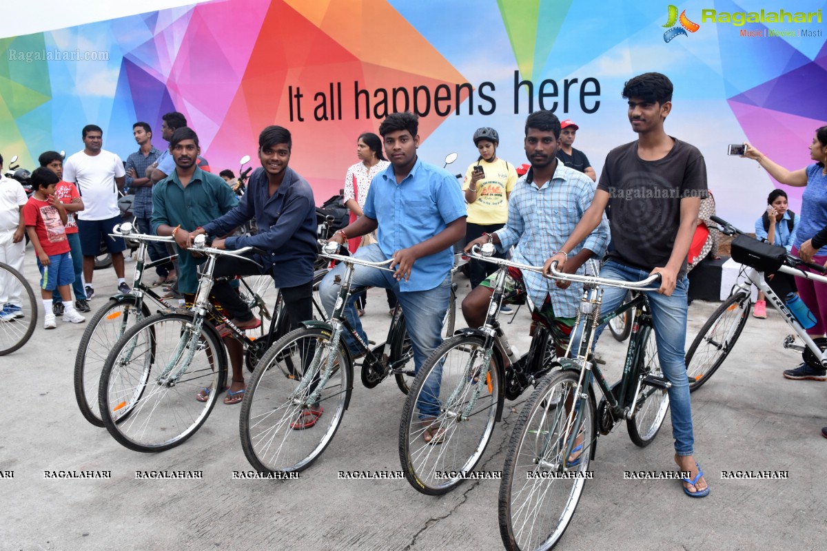 Chak De India Ride by Hyderabad Bicycling Club and CII at HITEX