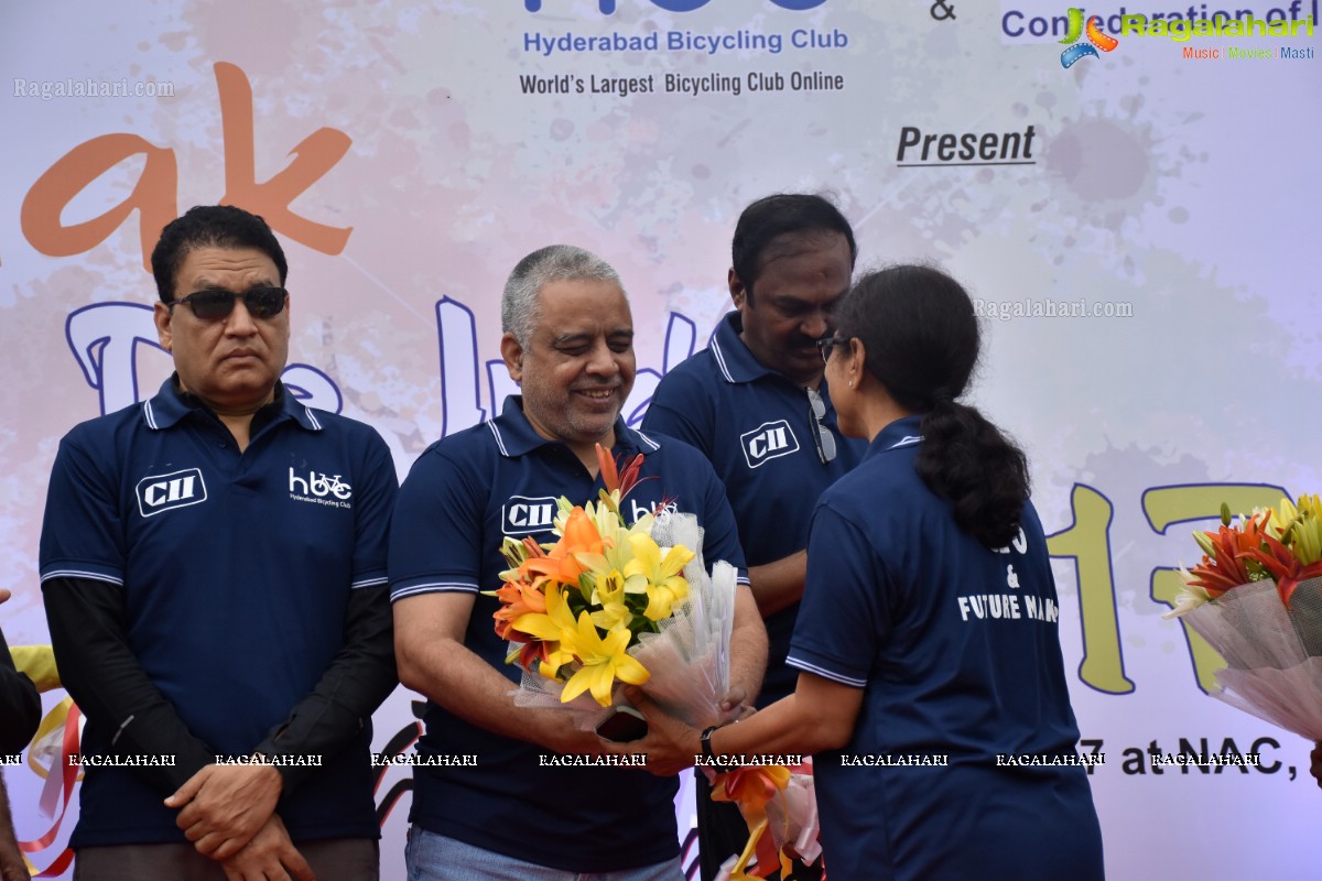 Chak De India Ride by Hyderabad Bicycling Club and CII at HITEX