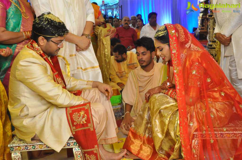 Producer Rammohanrao Daughter Dedeepya Weds Vishnu Charan