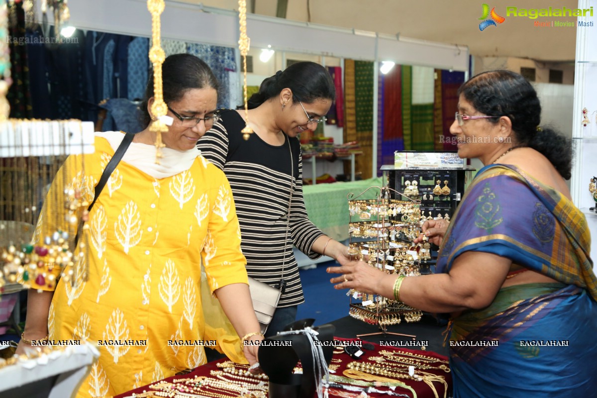 Indian Silk Expo inaugurated by actress Aafia Bhardwaj at Sri Satyasai Nigamagamam
