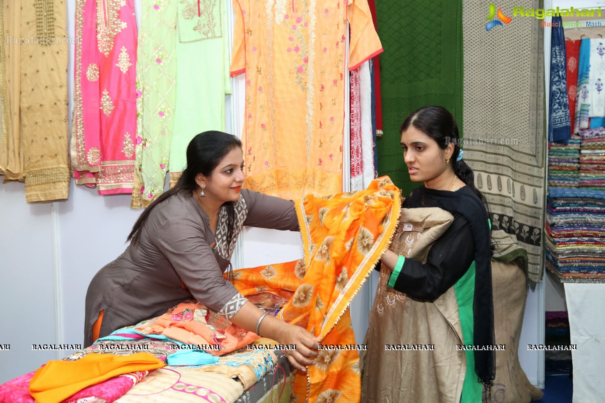 Indian Silk Expo inaugurated by actress Aafia Bhardwaj at Sri Satyasai Nigamagamam
