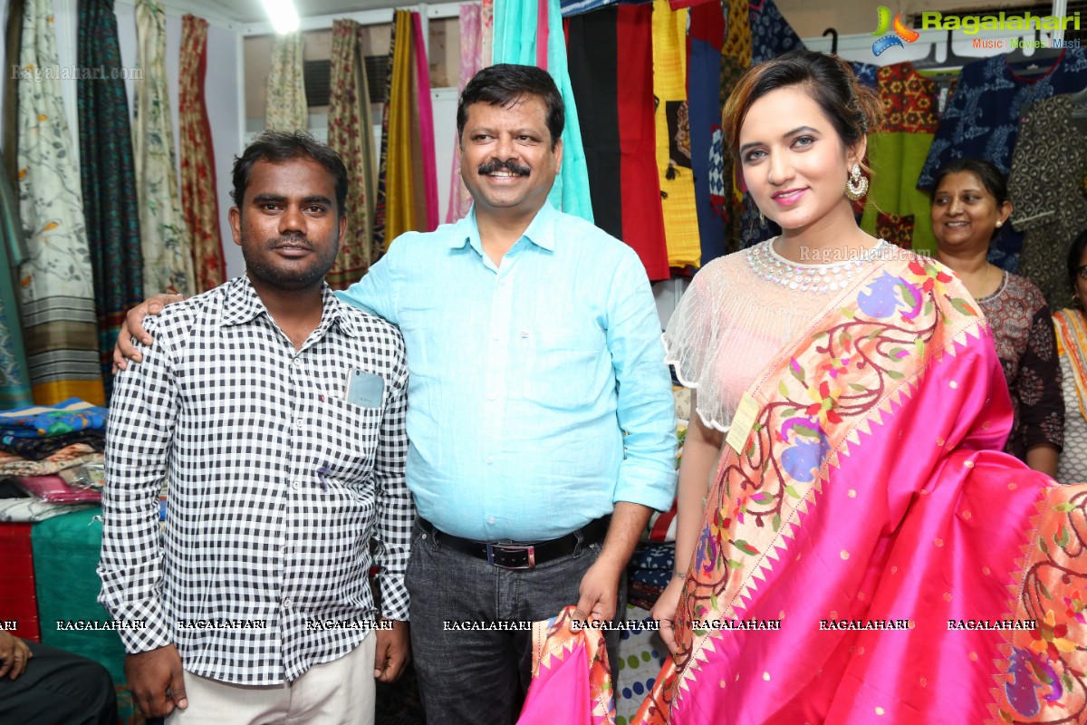 Indian Silk Expo inaugurated by actress Aafia Bhardwaj at Sri Satyasai Nigamagamam