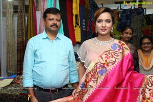 Aafia Bhardwaj inaugurates Indian Silk Expo