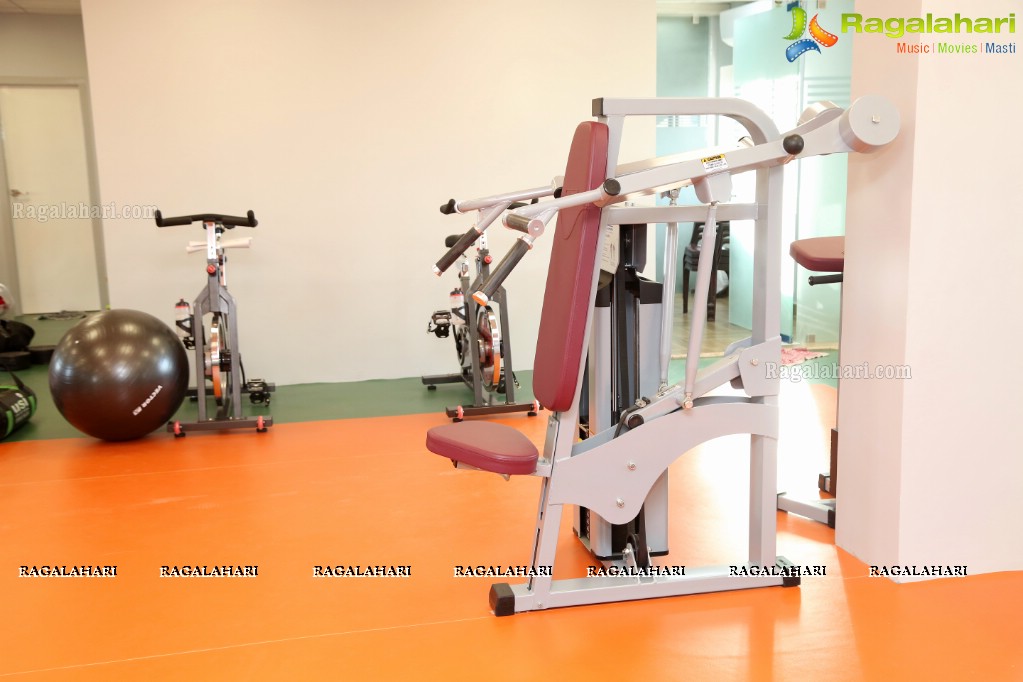 Vishnu Manchu inaugurates Leads Fitness Gym, Kondapur