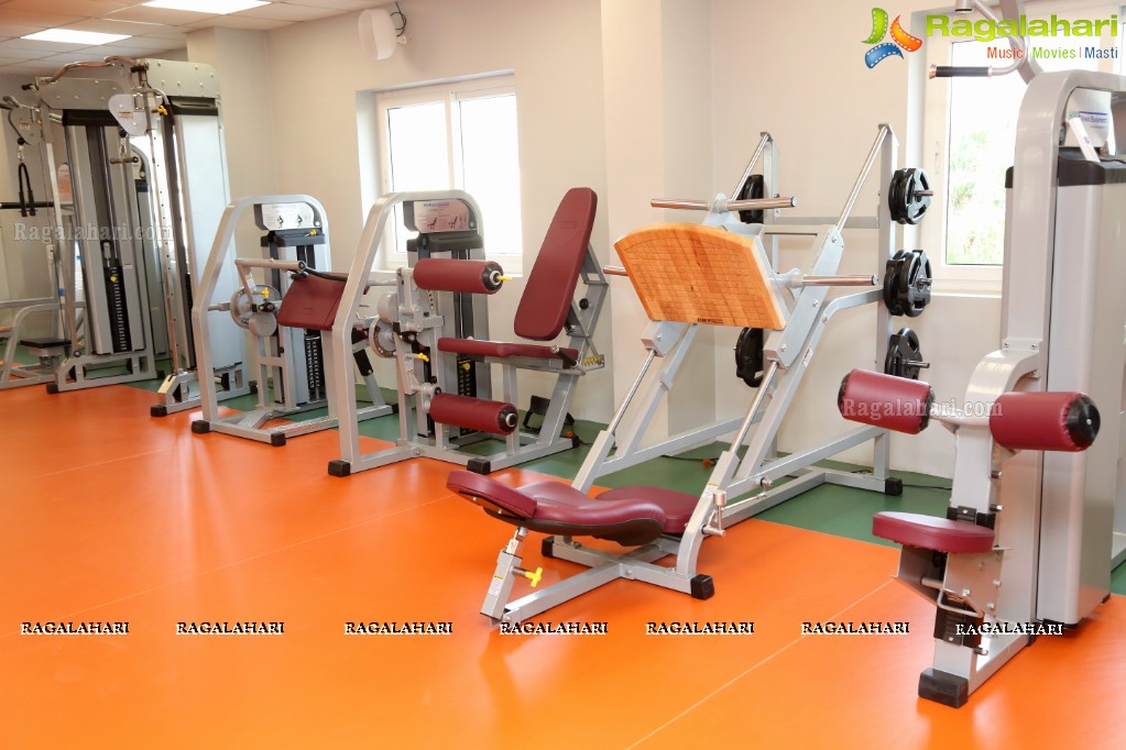 Vishnu Manchu inaugurates Leads Fitness Gym, Kondapur